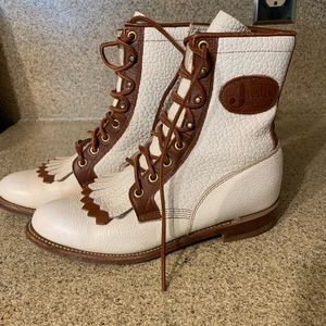 Woman’s Lace Up Justin Ropers